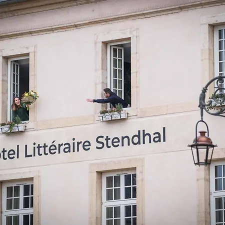 Littéraire Stendhal Et 4*